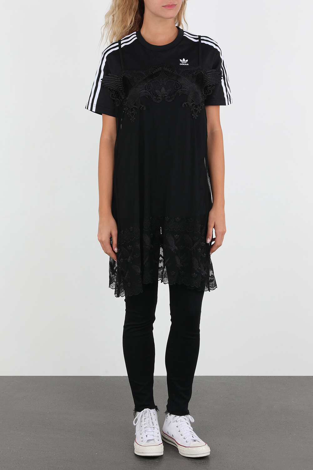 תמונת כל הלוק של Lace T-Shirt in Black